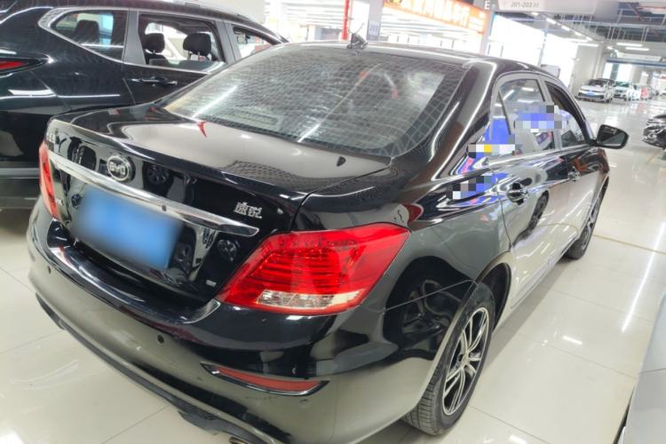 Used BYD Surui 2015 Revised Version 1.5L Manual Luxury Edition
