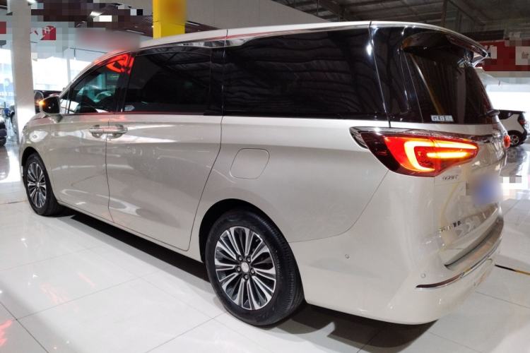 Used Buick GL8 2021 ES Landtrek 653T Luxury Model
