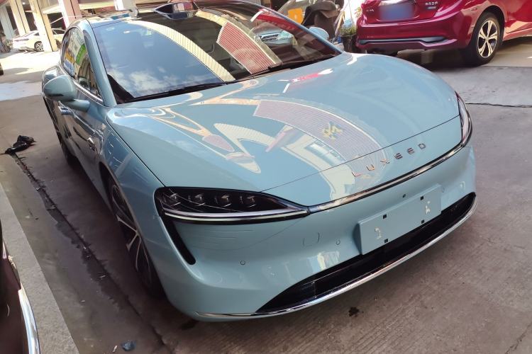 Used Hima Luxeed S7 2025 785 km Ultra