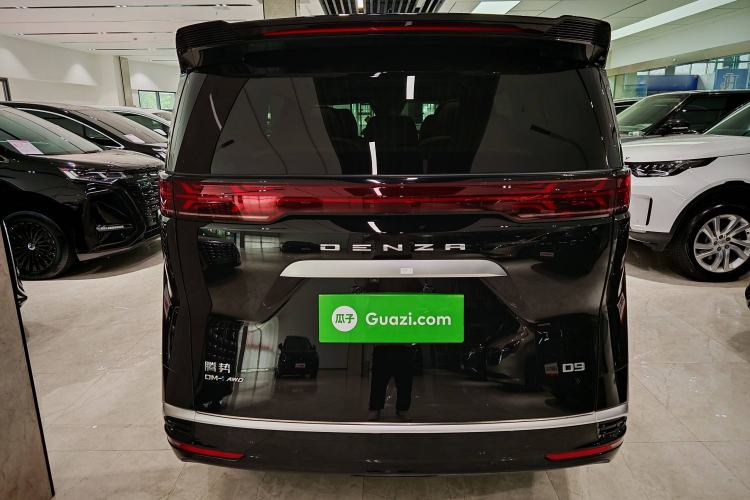 Used Denza D9 2022 DM-i 970 Four-Wheel Drive Prestige Model
