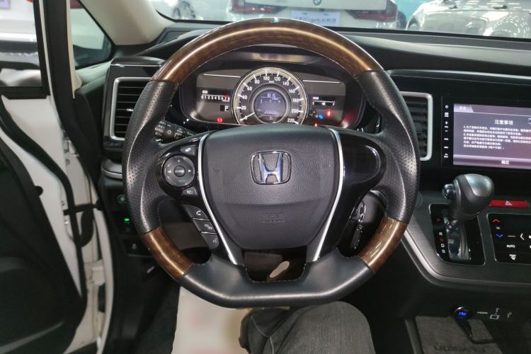 Used Honda Elysion 2016 2.4L Classic Edition
