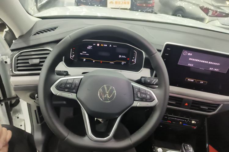 Used Volkswagen Tayron 2024 300TSI Two-Wheel-Drive Luxury Plus Advanced Version
