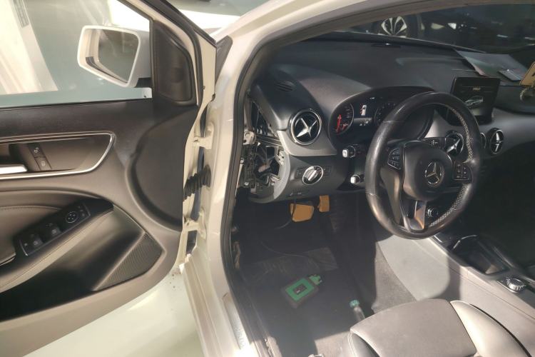 Used Mercedes-Benz B-Class 2015 B 200 Sport Edition
