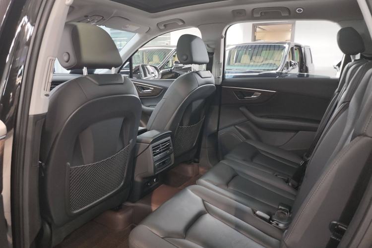 Used Audi Q7 2023 45 TFSI quattro S line Sport model
