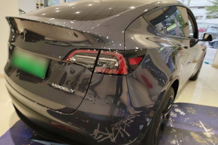 Used Tesla Model Y 2021 Long-Range All-Wheel-Drive Version 3D7