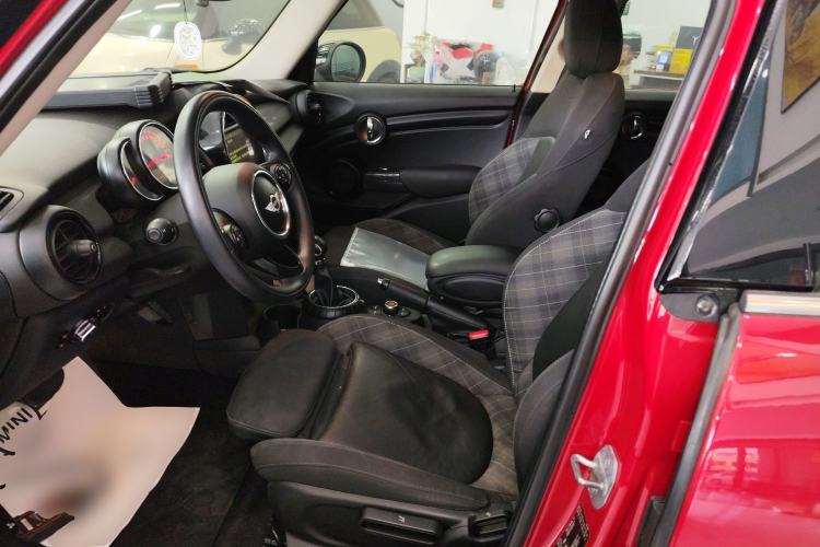 Used  MINI 2015 1.5T COOPER Fun Five-Door Edition
