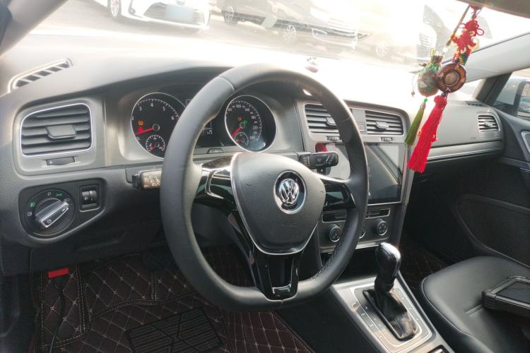 Used Volkswagen Golf 2015 1.4TSI Automatic Comfort Model
