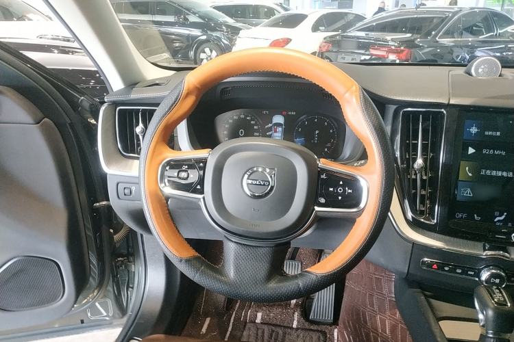 Used Volvo XC60 2020 T5 4x4 Smart Luxury Edition