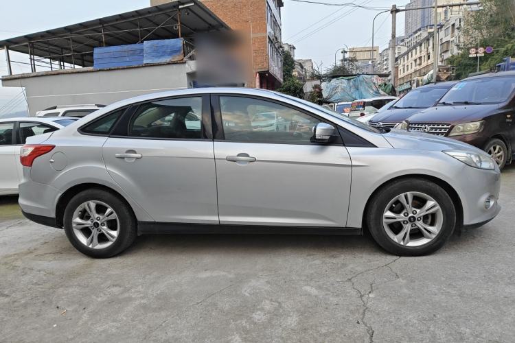 Used Ford Focus 2012 Sedan 1.6L Automatic Fashion Edition