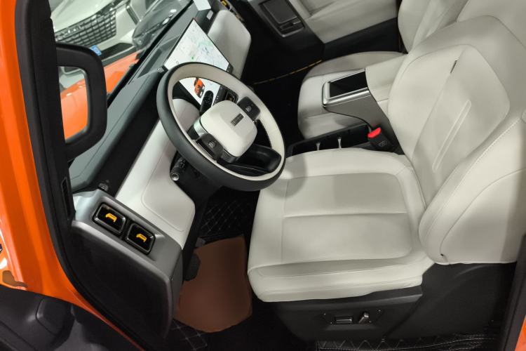 Used  V23 2025 401 Two-Wheel Drive Advanced Edition
