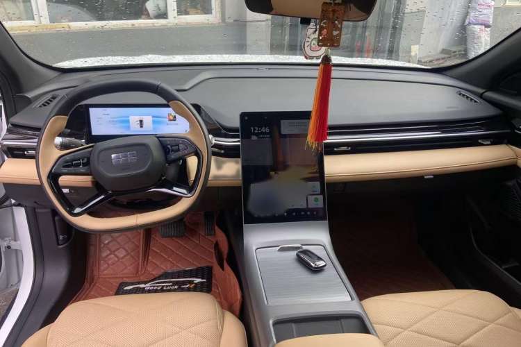 Used  L6 2023 125km PLUS