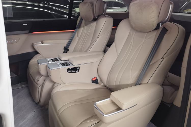 Used XPeng X9 2024 702 Ultra-Long Range Pro
