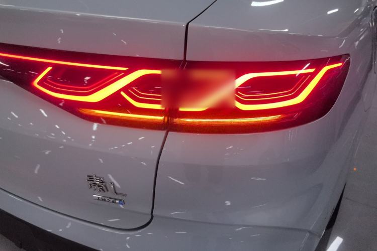 Used BYD Qin L 2025 DM-i Smart Drive 120KM Excellence Model
