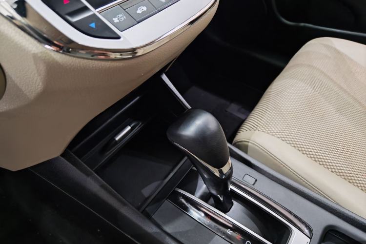 Used Honda Jade 2014 1.8L Automatic Comfort Elite Version 5 Seats
