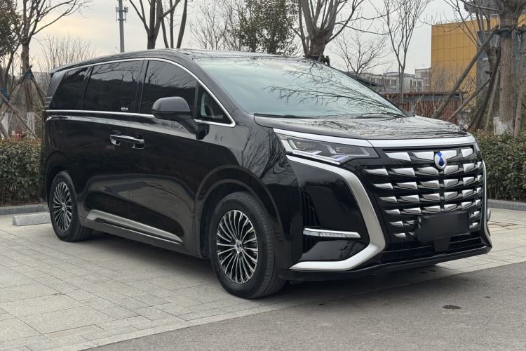 Used Denza D9 2024 DM-i 1050 Luxury Model
