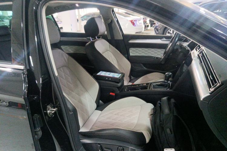 Used Volkswagen Magotan 2023 2 Million Units Limited-Edition 380TSI DSG Flagship Version
