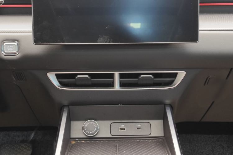 Used JETOUR Dashing 2024 1.5T DCT Starlight Shine Pro Edition
