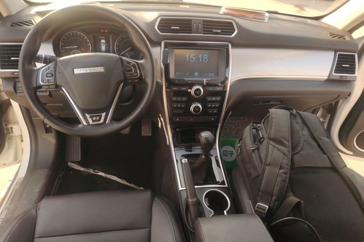 Used Haval H2 2016 Red Label 1.5T Manual Two-Wheel Drive Elite Model
