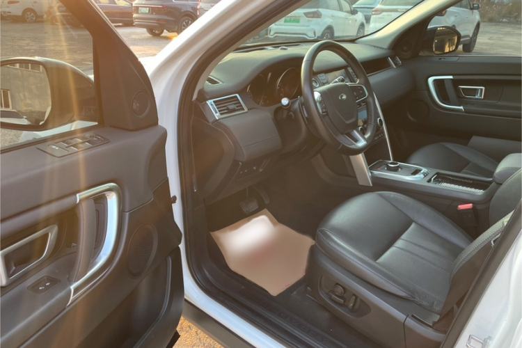 Used Land Rover Discovery Sport 2019 240 PS SE Version China VI Standard