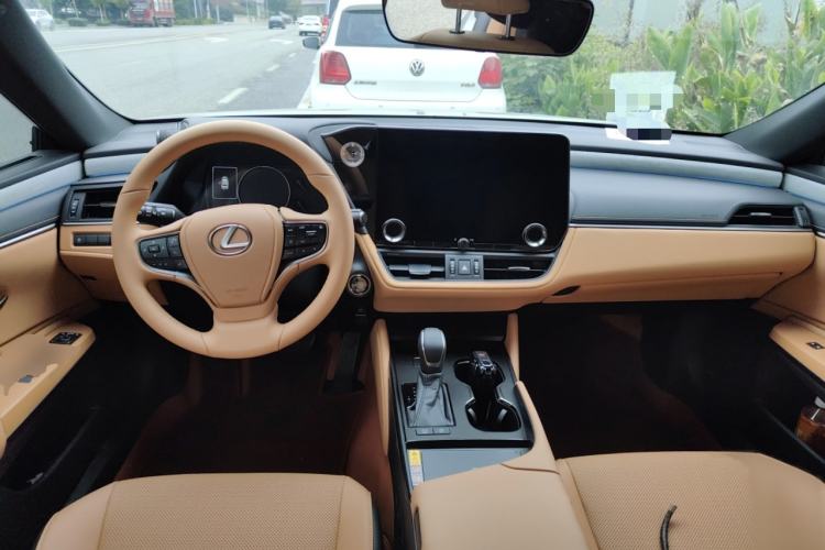 Used Lexus ES 2025 200 Premium Edition
