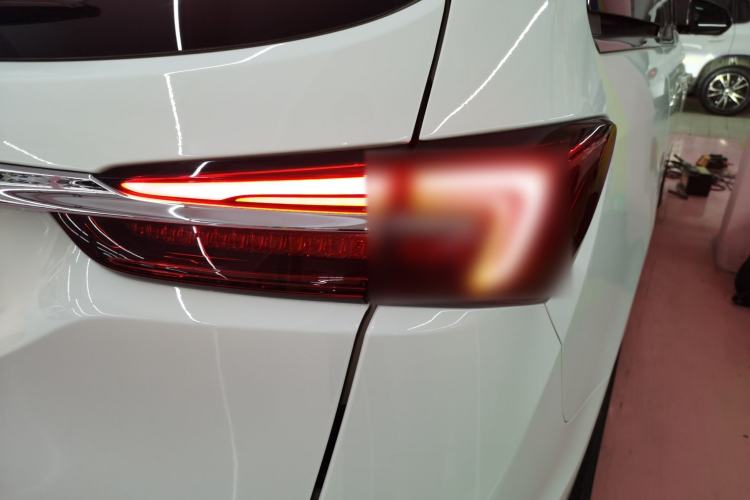 Used Buick GL8 2023 Land Executive Class Deluxe Model