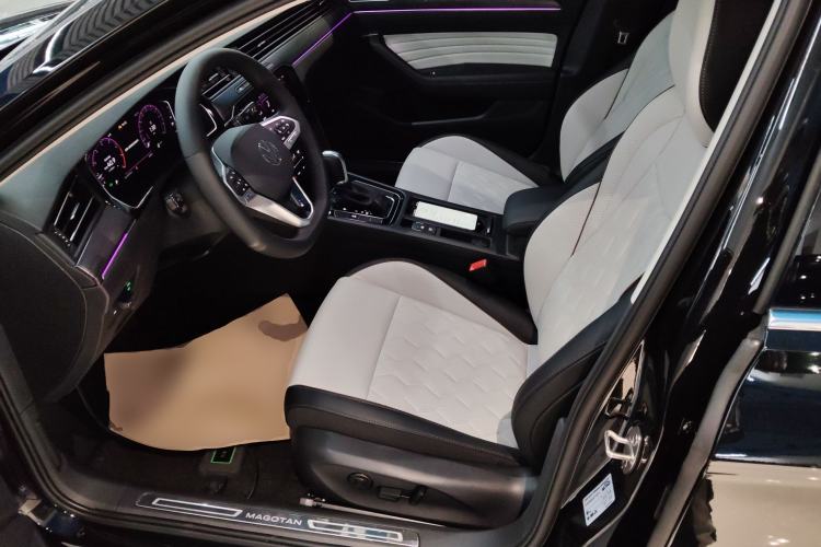 Used Volkswagen Magotan 2026 30 Million Vehicles Selected Model 380TSI DSG Luxury Edition
