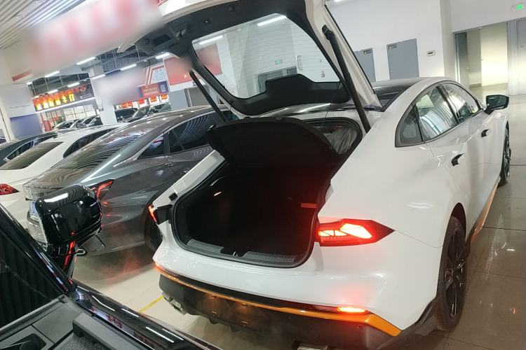 Used Changan UNI-V 2025 1.5T 500Bar Prestige Sporty Version