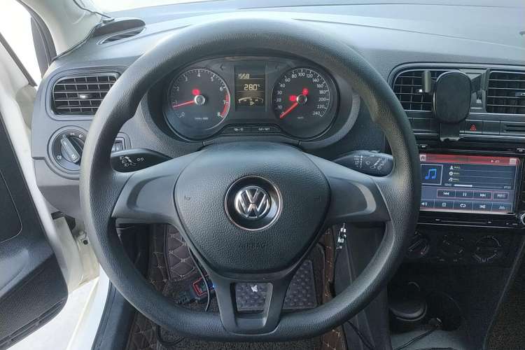 Used Volkswagen Polo 2014 1.4L Manual Fashion Edition
