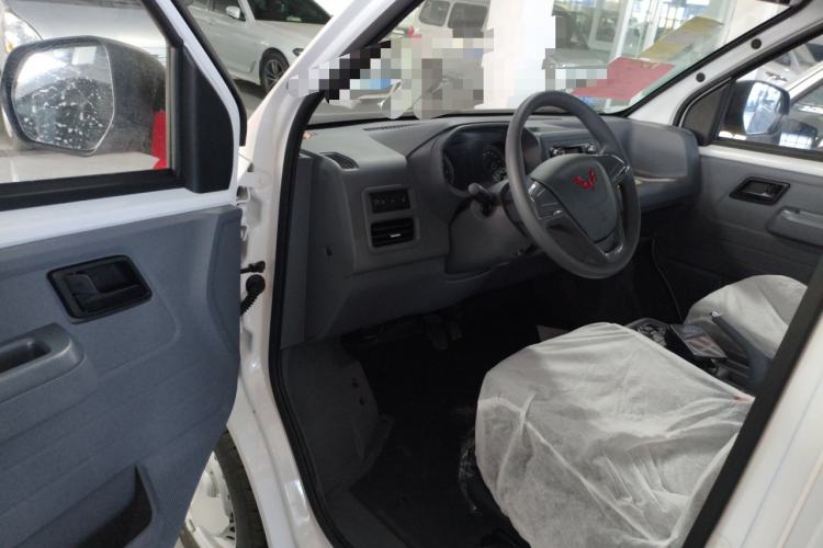 Used Wuling Yangguang 
