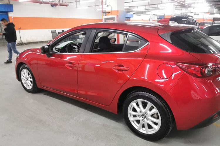 Used Mazda Mazda 3 Axela 2014 Hatchback 1.5L Automatic Luxury Model