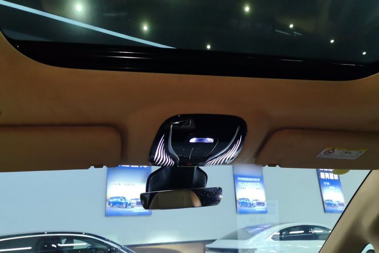 Used VOYAH Dream 2025 PHEV Four-Wheel-Drive Flagship Kunpeng Edition
