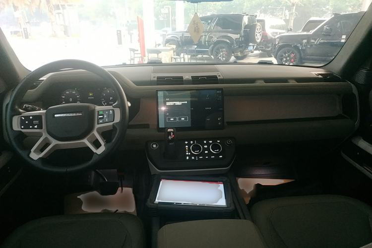 Used Land Rover Defender 2023 110 3.0T P400 X-DYNAMIC HSE
