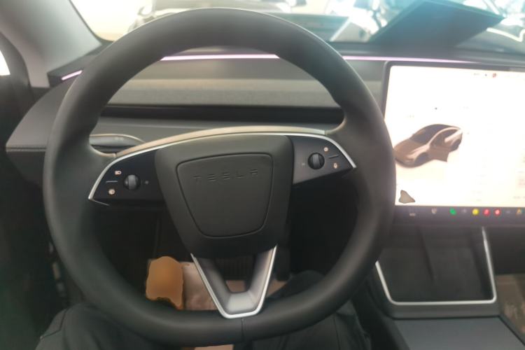 Used Tesla Model Y 2025 Rear-Wheel-Drive Version