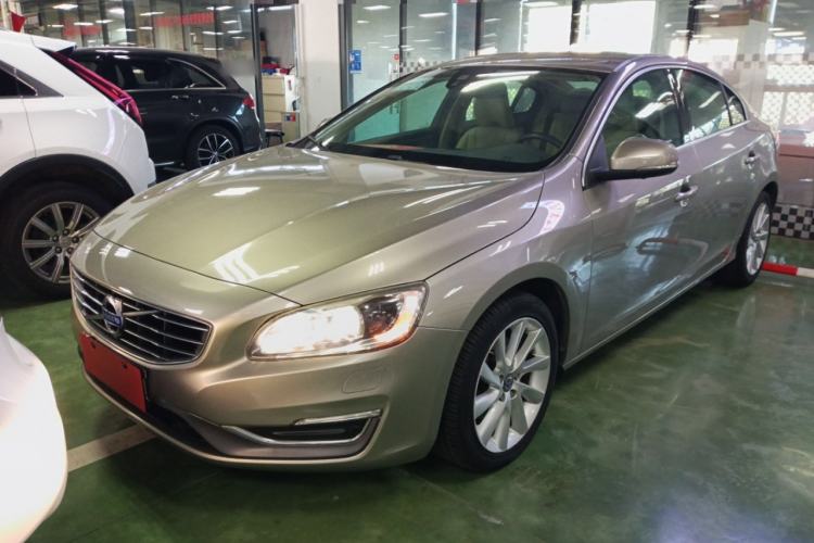 Used Volvo S60 2014 S60L 2.0T Zhiyuan Edition
