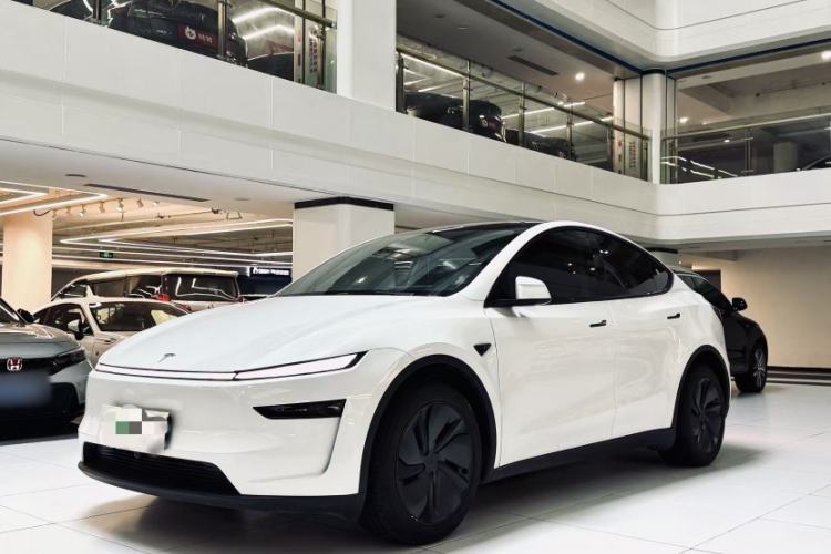 Used Tesla Model Y 2025 Long-Range All-Wheel-Drive Version