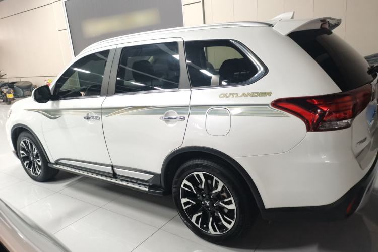 Used Mitsubishi Outlander 2020 2.4L 4x4 Zhi Xiang Edition 5 Seats