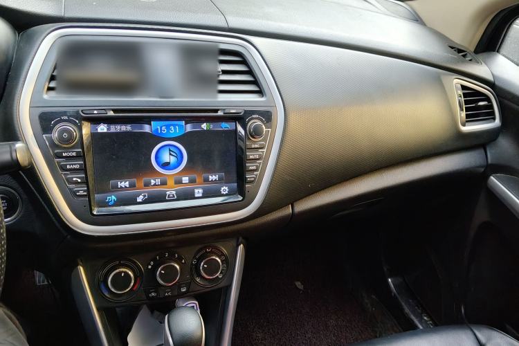 Used Suzuki S-Cross 2015 1.6L CVT Two-Wheel Drive Entry-Level Trim
