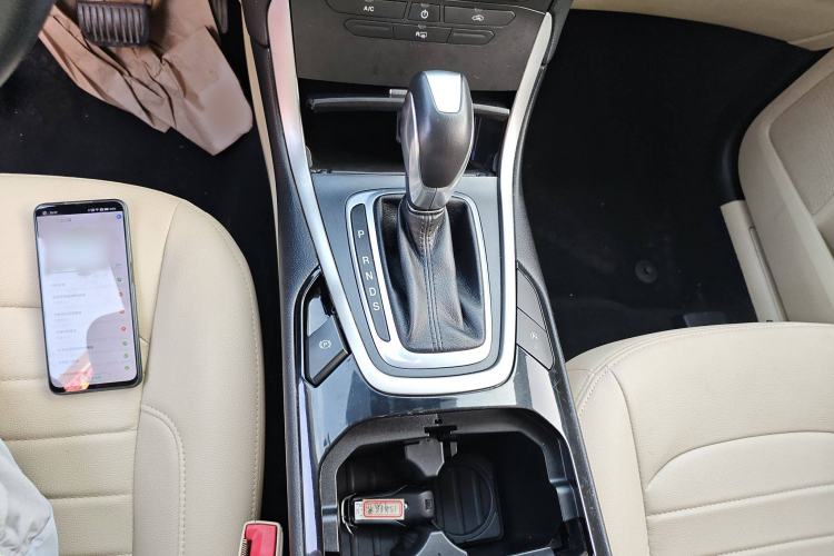 Used Ford Edge 2015 2.0T GTDi Two-Wheel-Drive Elite Edition
