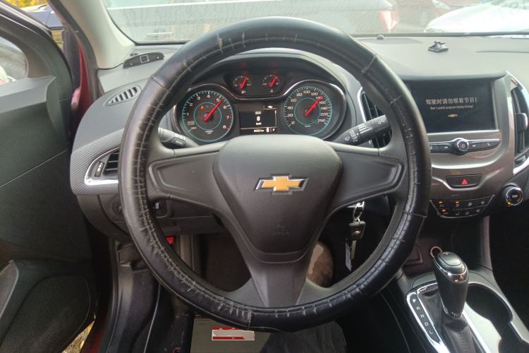 Used Chevrolet Cruze 2018 320 Automatic Pioneer Sunroof Edition
