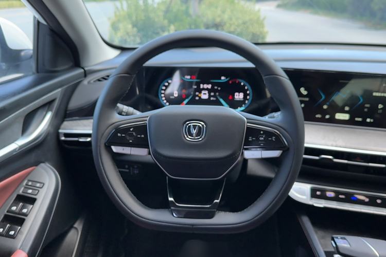 Used Changan Eado 2022 PLUS Blue Whale NE 1.4T GDI DCT Prestige Edition
