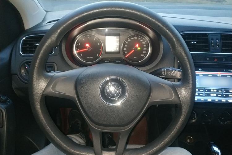 Used Volkswagen Polo 2014 1.6L Automatic Comfort Edition
