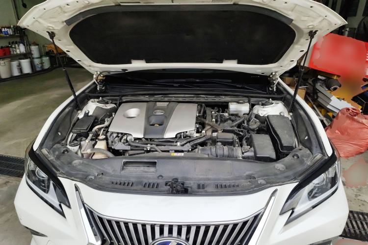 Used Lexus ES 2018 300h Premier Edition China V Standard
