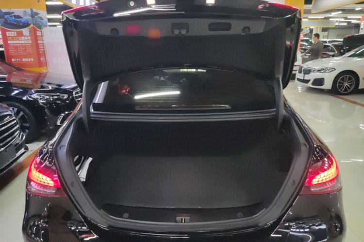 Used Mercedes-Benz E-Class New Energy 2022 Facelift E 350 e L Plug-in Hybrid Sedan
