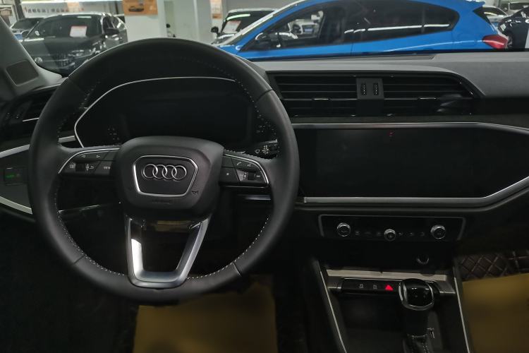 Used Audi Q3 2019 35 TFSI Advanced Dynamic Edition
