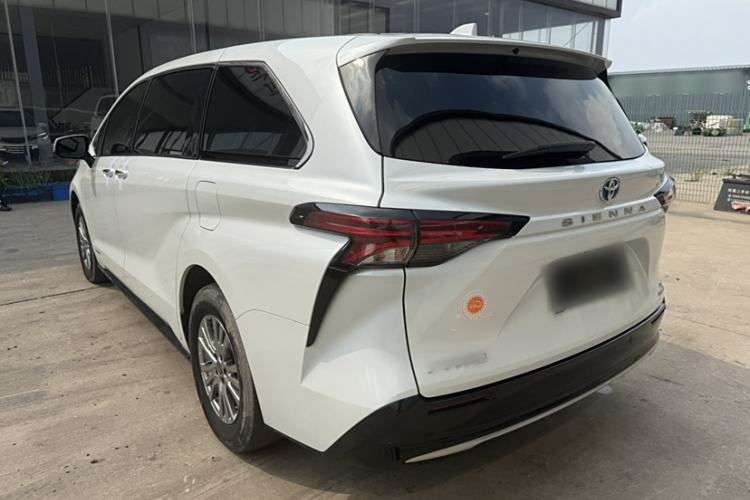 Used Toyota Sienna 2021 2.5L Hybrid Luxury Edition
