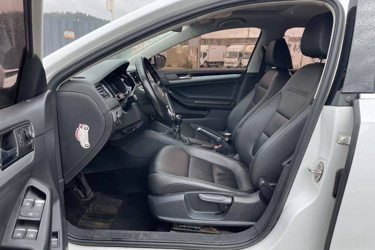 Used Volkswagen Sagitar 2018 1.6L Manual Comfort Model
