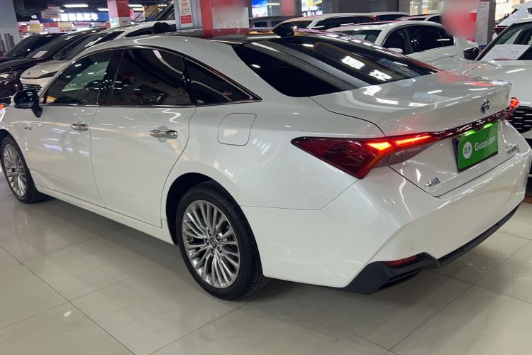 Used Toyota Avalon 2019 Dual-Engine 2.5L XLE Prestige Version China VI Standard