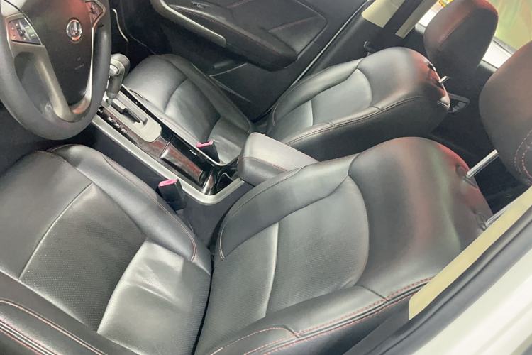 Used Huatai Santa Fe 2016 1.5T Gasoline Automatic Two-Wheel Drive Elite Model