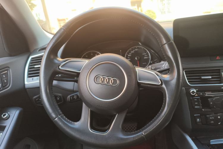 Used Audi Q5 2017 Plus 40 TFSI Ambition Model