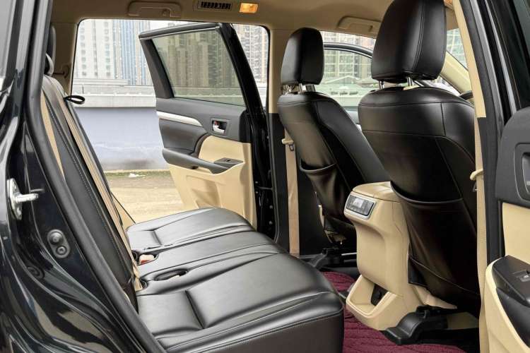 Used Toyota Highlander 2018 2.0T Two-Wheel Drive Elite Edition 7 Seats Emission Standard China V
